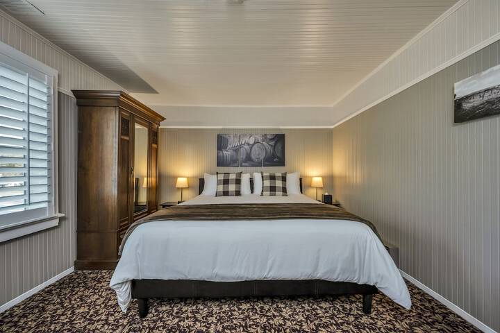 Room 107 of 153