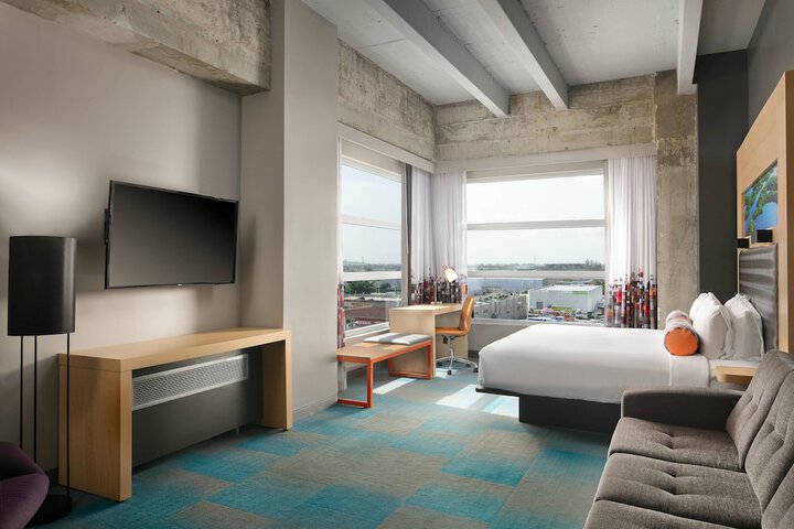 Room 12 of 27