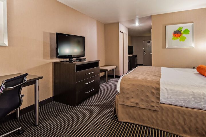 Room 17 of 35