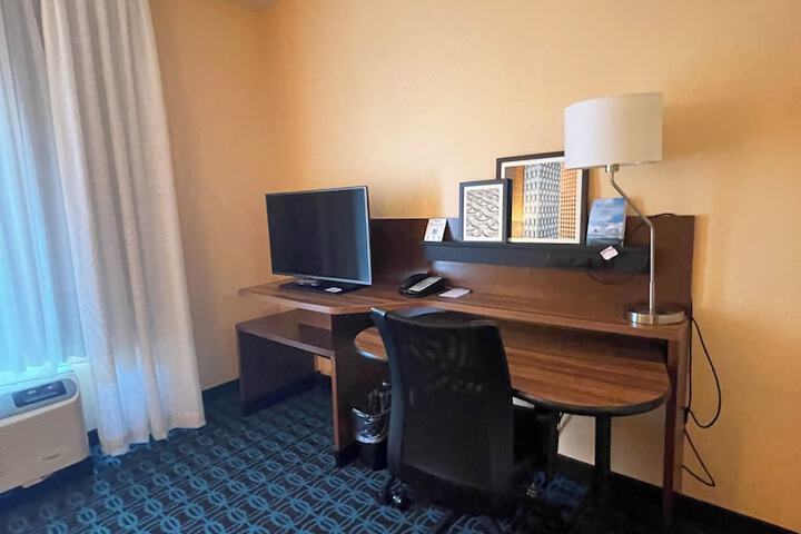 Room 18 of 37