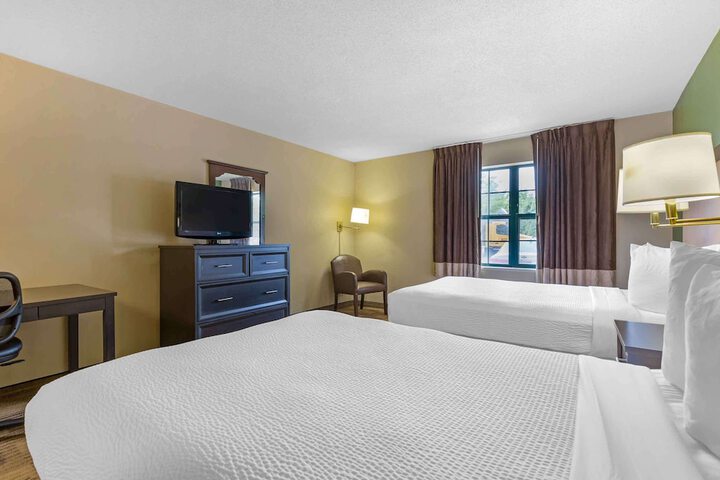Room 16 of 28