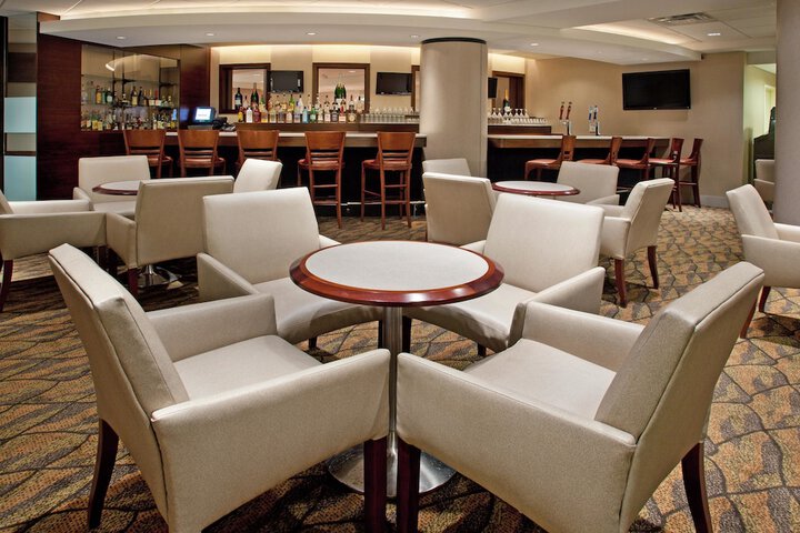 Lounge 65 of 81
