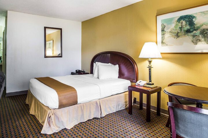 Rodeway Inn & Suites Carrollton
