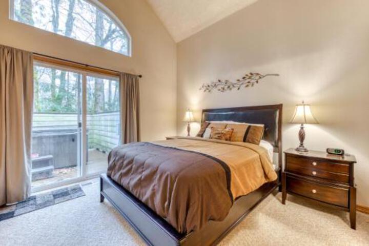 Clarks Mountain Condo