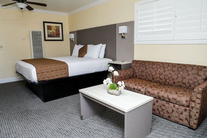 Room 136 of 155