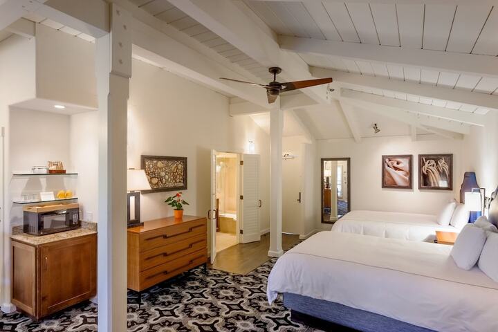 Room 17 of 33