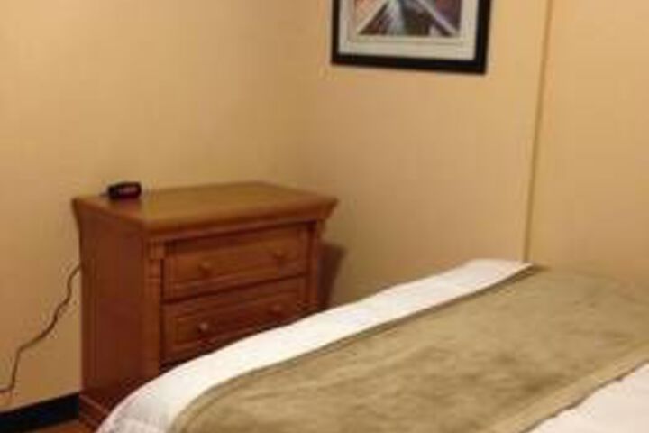 Orca Inn Suites
