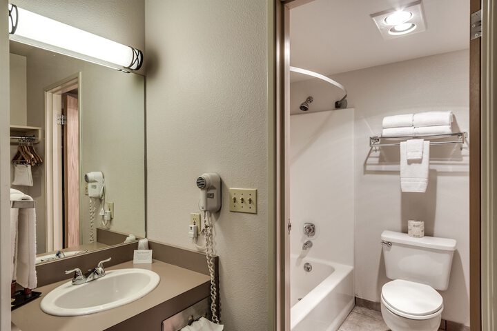 Room 26 of 49