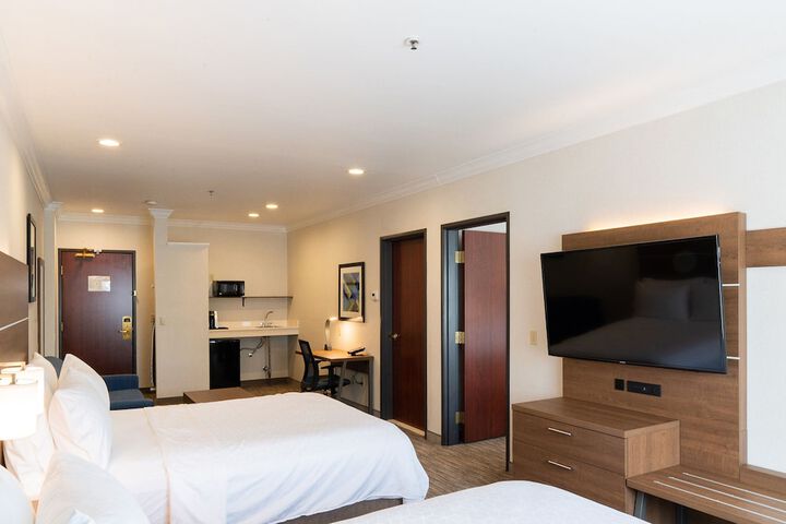 Room 48 of 63