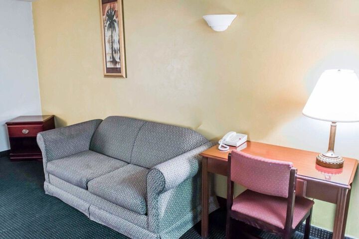 Room 17 of 22