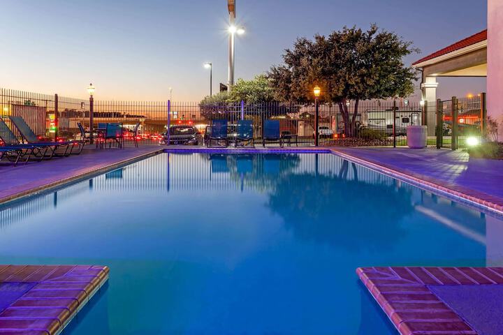 Pool 10 of 56