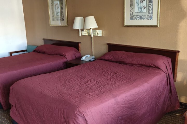 Room 17 of 27
