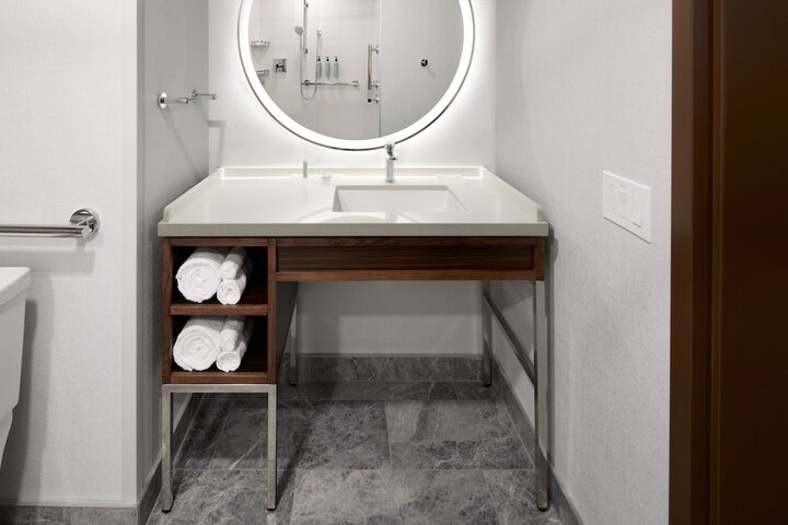 Courtyard by Marriott Montreal Laval