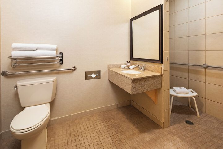bantr Grand Hotel Wausau - Rothschild