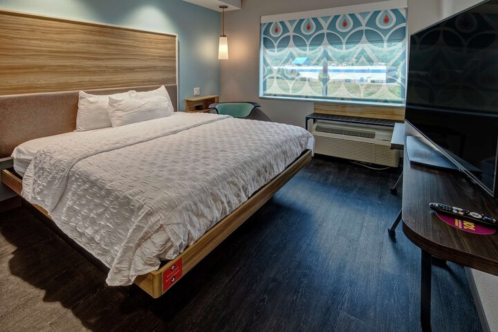 Room 7 of 20