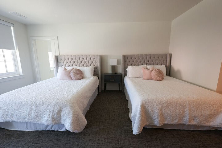 Room 176 of 220
