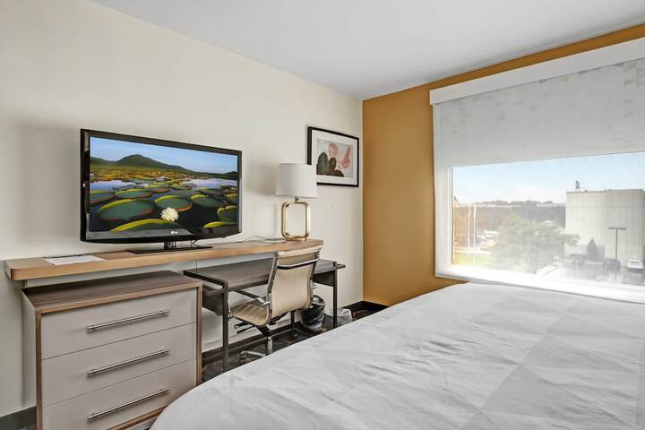 Holiday Inn Piscataway Somerset by IHG