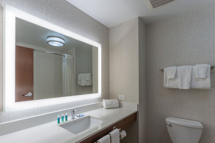 Holiday Inn Express Indianapolis - Southeast by IHG