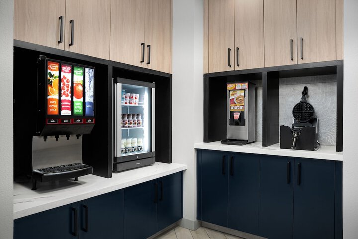 Breakfast/Coffee Service 36 of 43