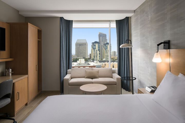Room 21 of 50