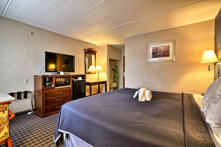 Room 19 of 34