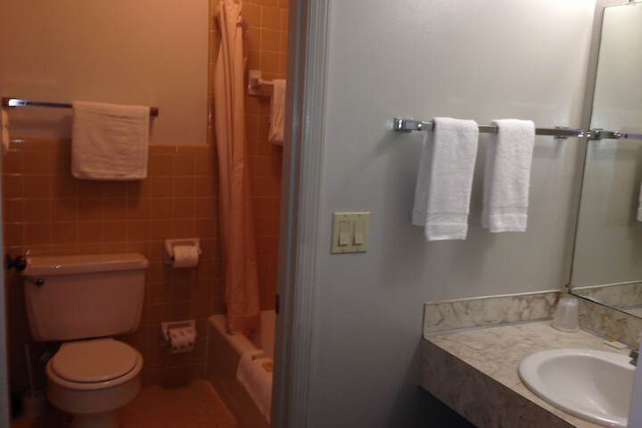 Room 12 of 23