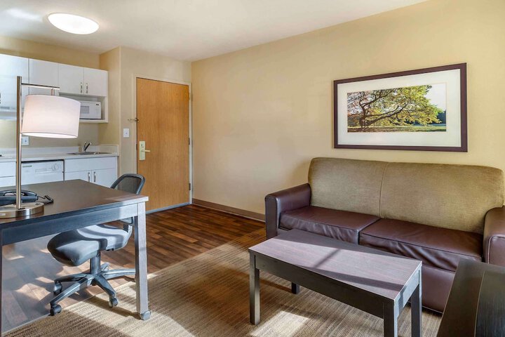 Room 12 of 27