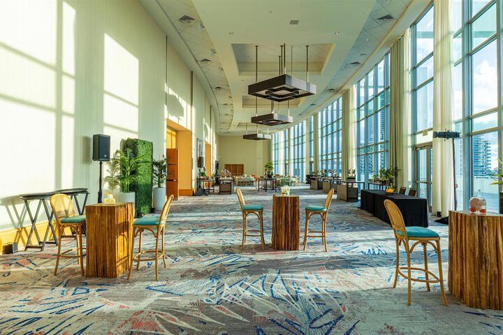 Signia by Hilton Diplomat Beach Resort