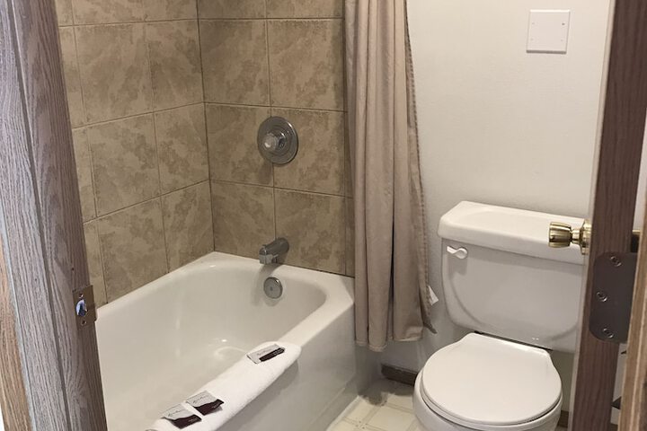 Room 6 of 13