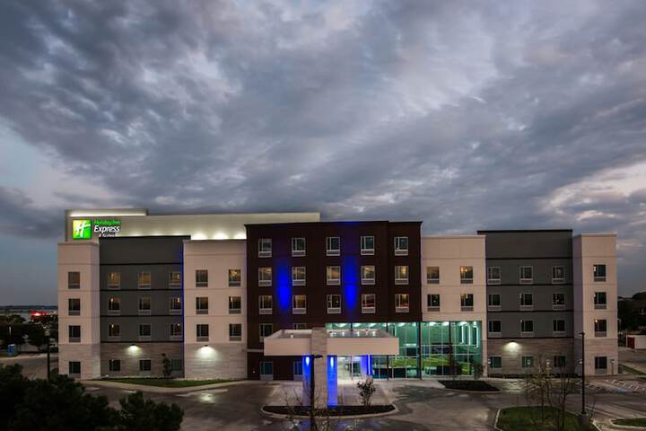 Hotel 3 of 37
