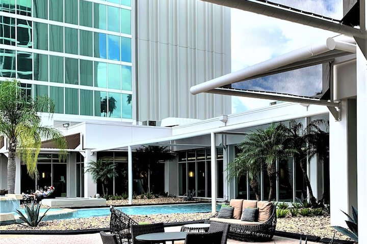 Hotel Exterior 52 of 55