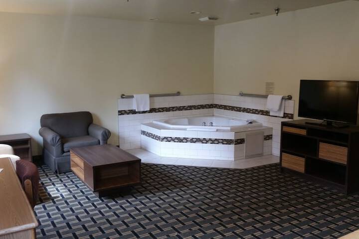 Room 11 of 33