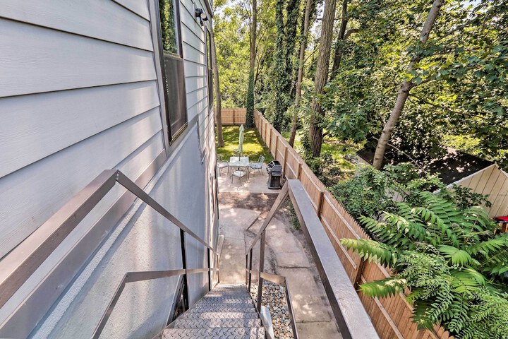 Updated Downtown Red Bank Home 5 Mi to Beach!