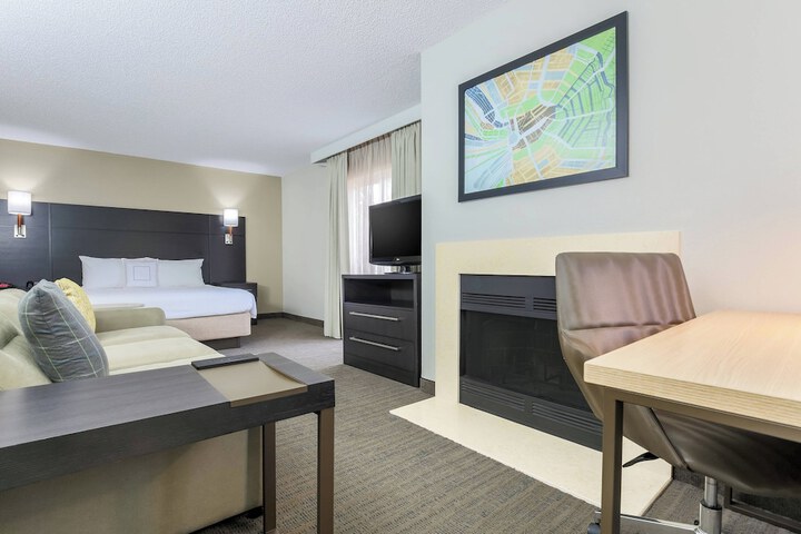 Room 21 of 34