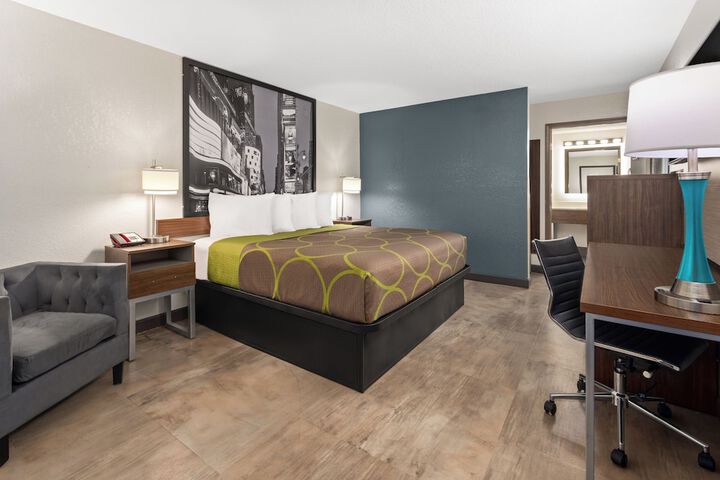 Room 52 of 60