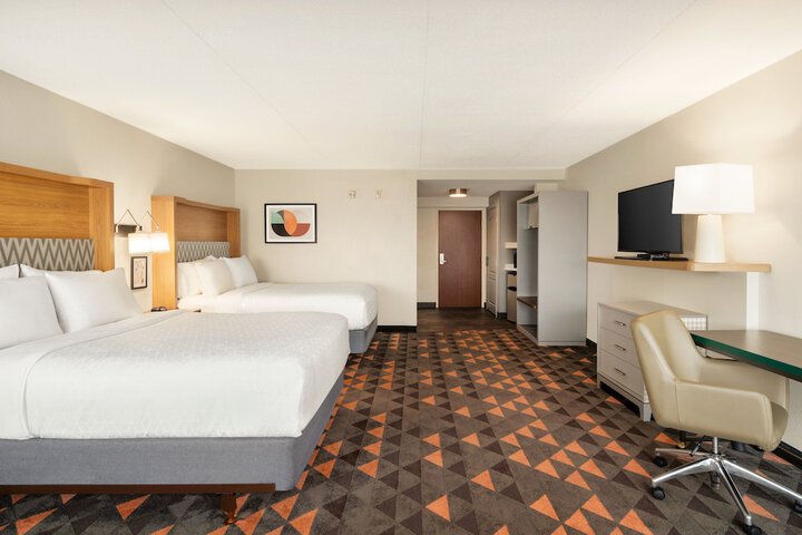 Room 17 of 36
