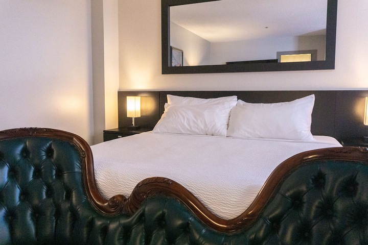 Room 18 of 53