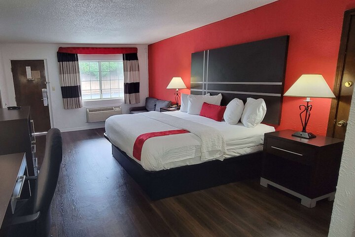 Ramada by Wyndham Mountain Home