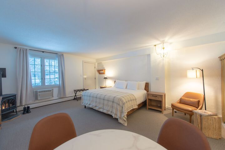 Room 26 of 70