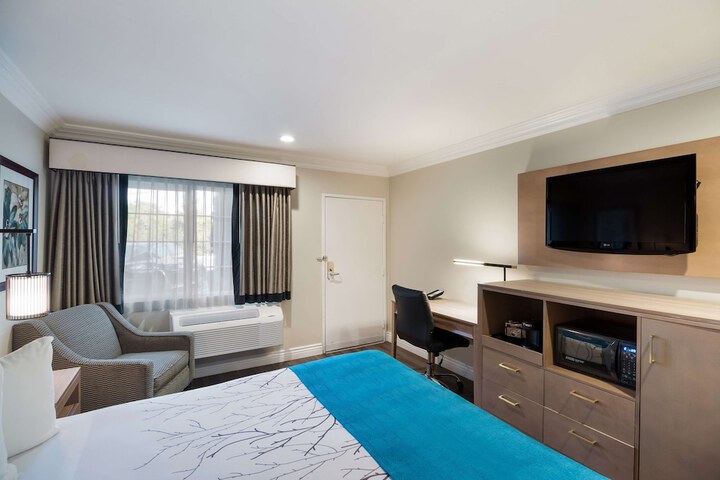 Room 14 of 36
