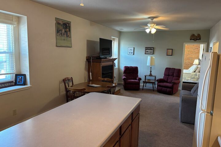 Hermann Crown Suites