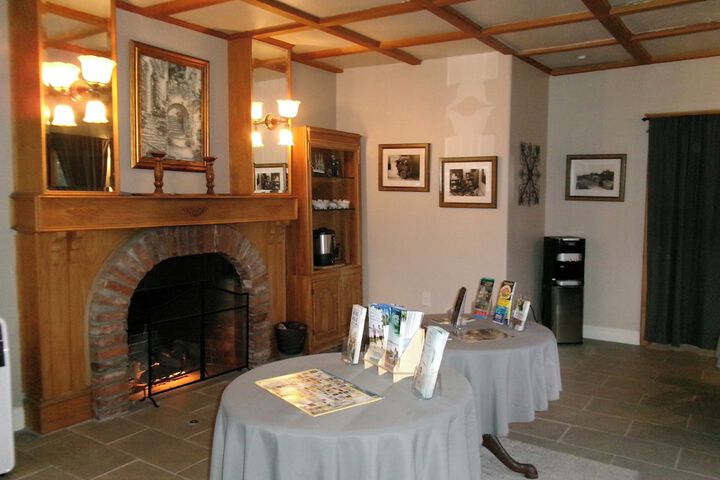 Hotel Interior 3 of 32