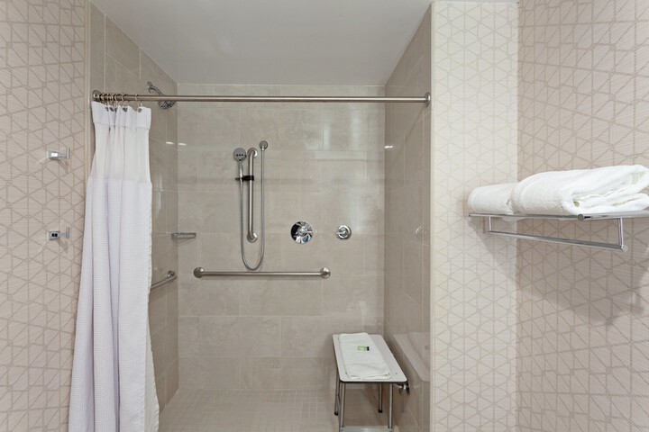 Room 12 of 36