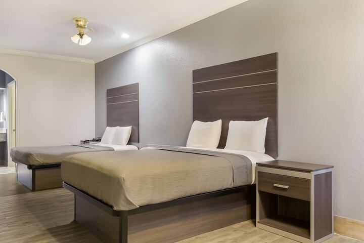 Room 7 of 35
