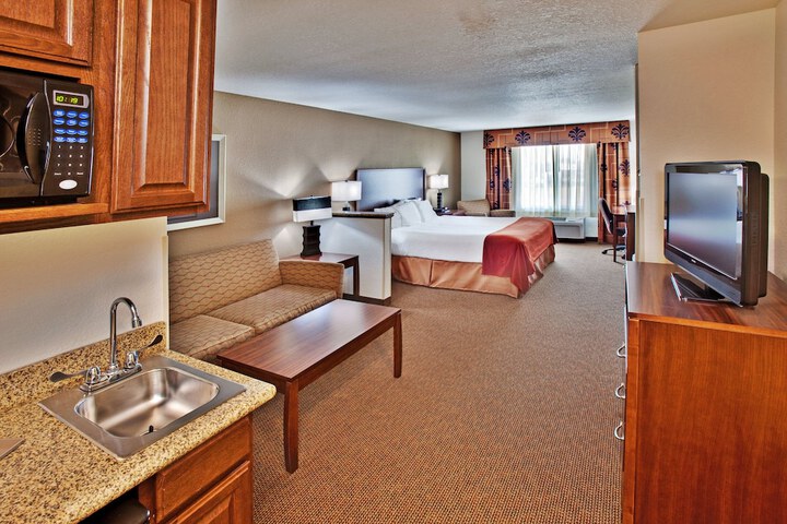 Room 18 of 30