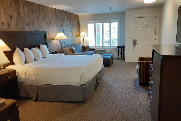 Room 25 of 65