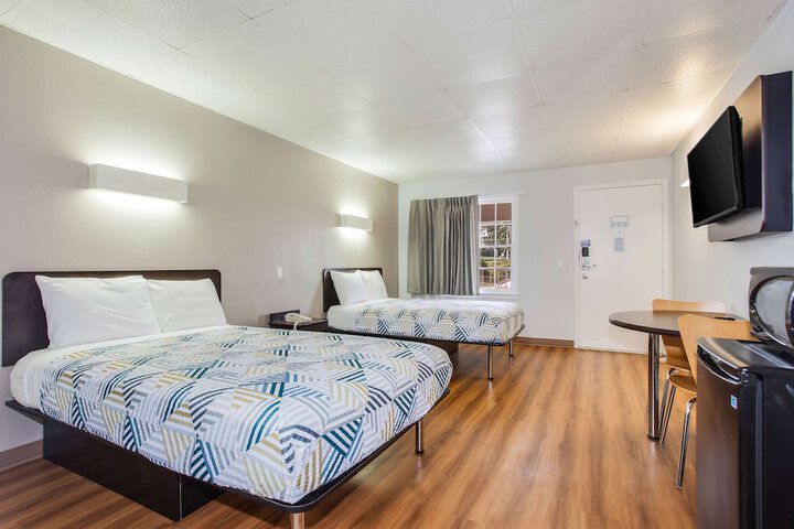 Room 17 of 27