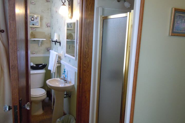 Room 13 of 32