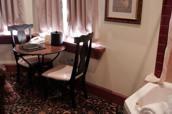Room 123 of 151