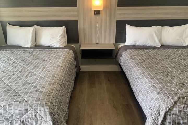 Room 18 of 25